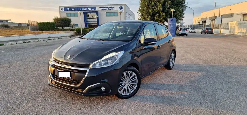 Photo 1 : Peugeot 208 2016 Petrol