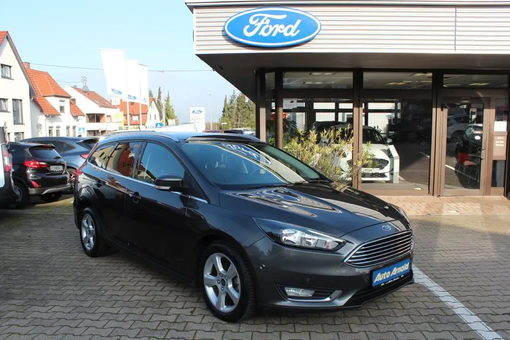 Photo 1 : Ford Focus 2016 Petrol