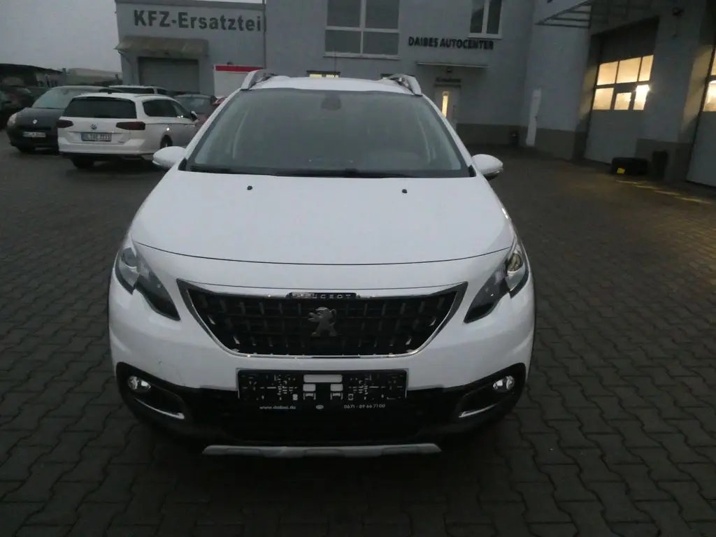 Photo 1 : Peugeot 2008 2018 Petrol