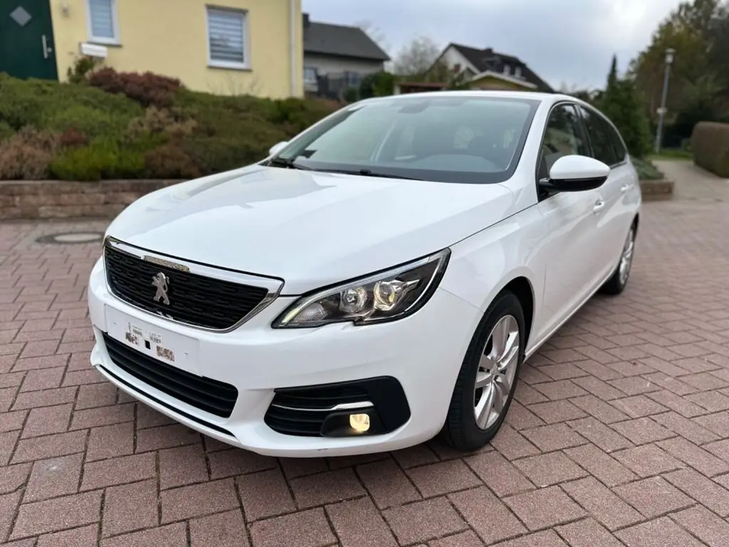 Photo 1 : Peugeot 308 2021 Petrol