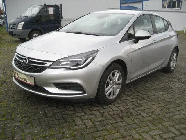 Photo 1 : Opel Astra 2016 Essence