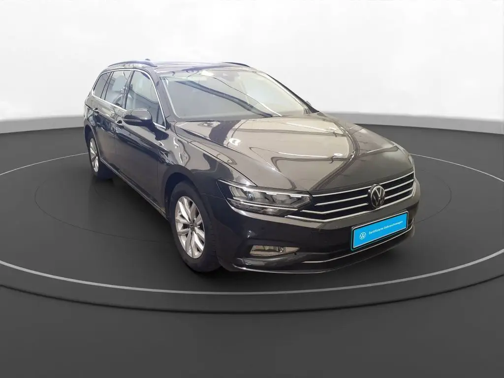 Photo 1 : Volkswagen Passat 2024 Petrol