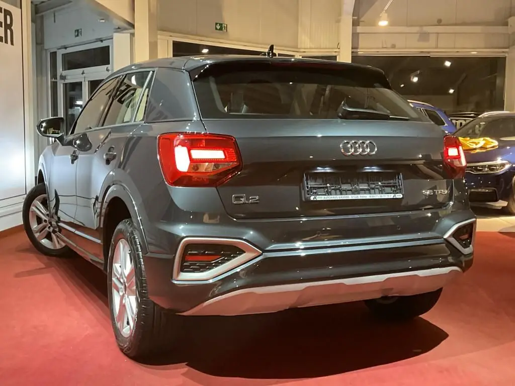 Photo 1 : Audi Q2 2023 Essence