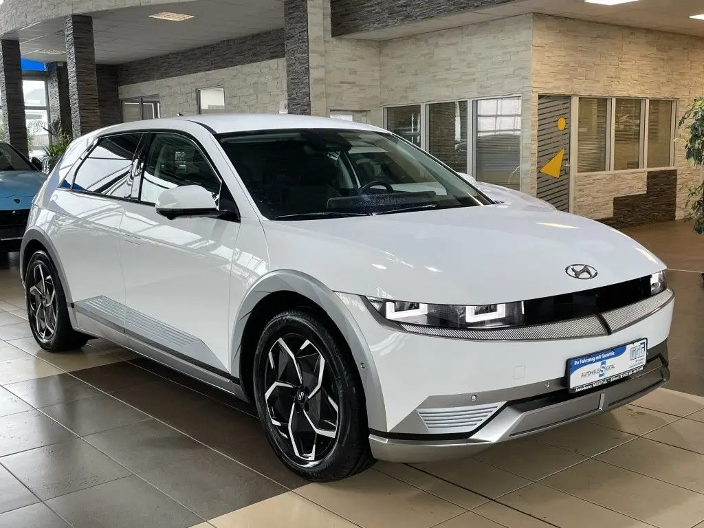 Photo 1 : Hyundai Ioniq 2021 Non renseigné