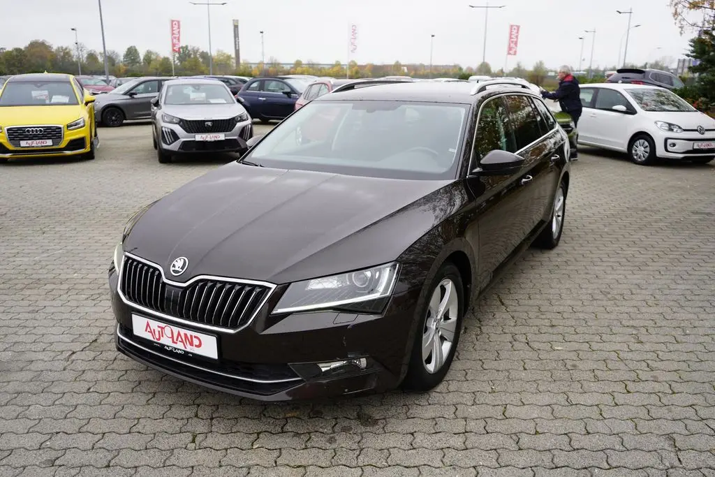 Photo 1 : Skoda Superb 2019 Essence