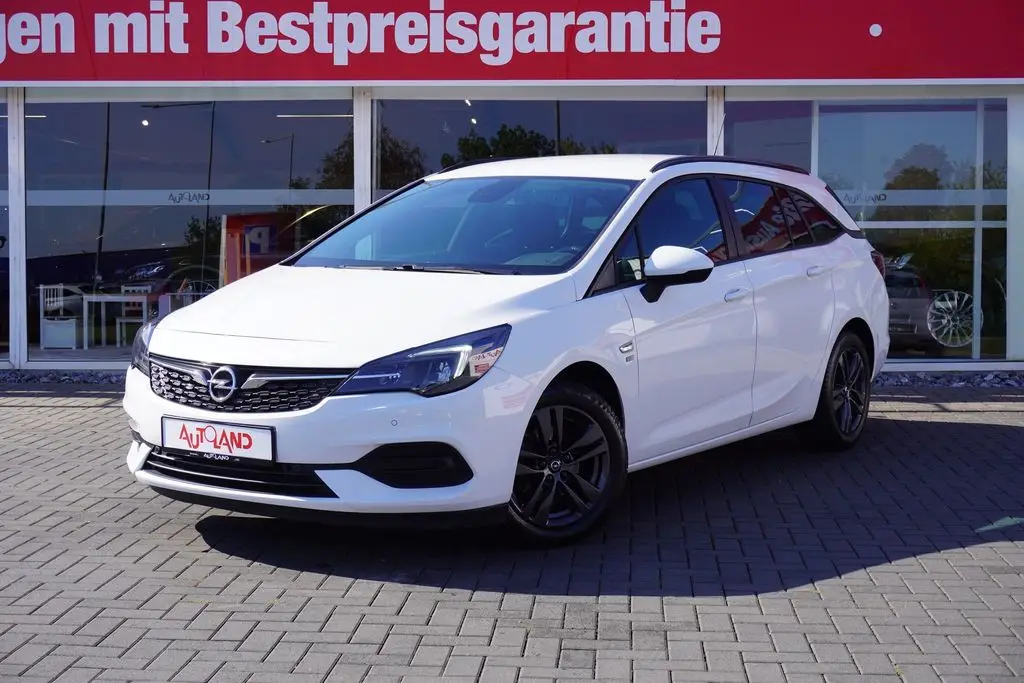 Photo 1 : Opel Astra 2019 Essence