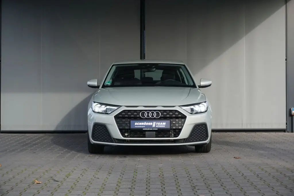 Photo 1 : Audi A1 2023 Petrol