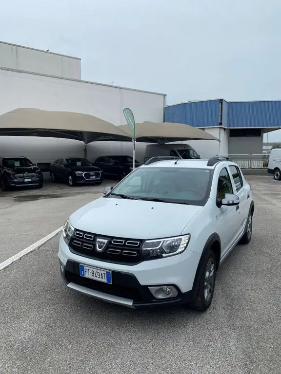 Photo 1 : Dacia Sandero 2018 LPG