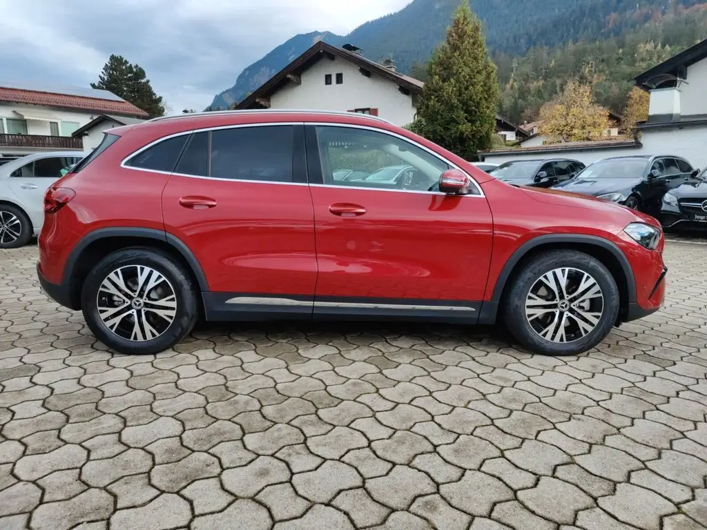 Photo 1 : Mercedes-benz Classe Gla 2024 Petrol