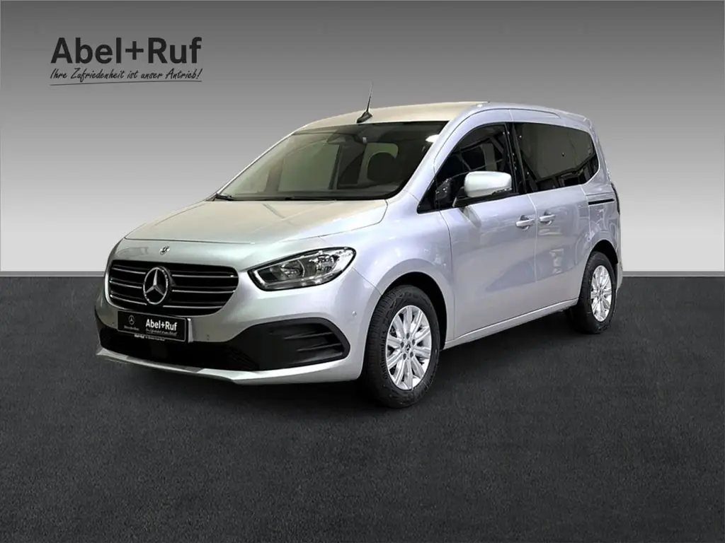 Photo 1 : Mercedes-benz Classe T 2024 Petrol