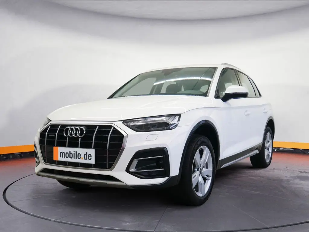 Photo 1 : Audi Q5 2021 Hybride