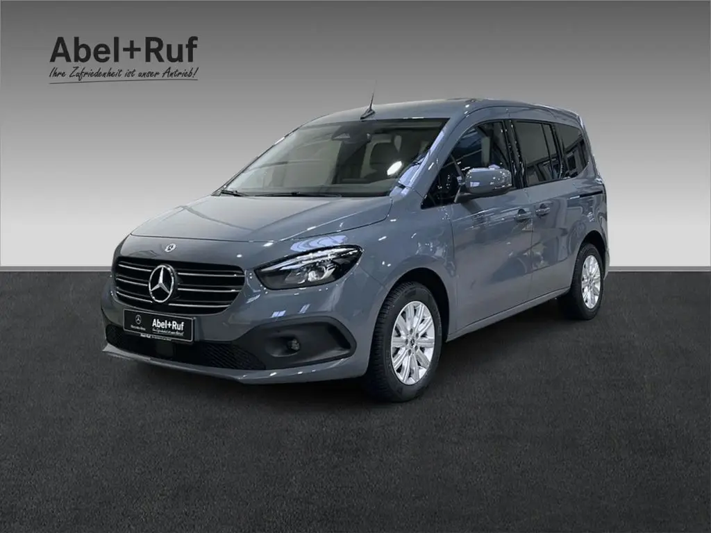 Photo 1 : Mercedes-benz Classe T 2024 Petrol