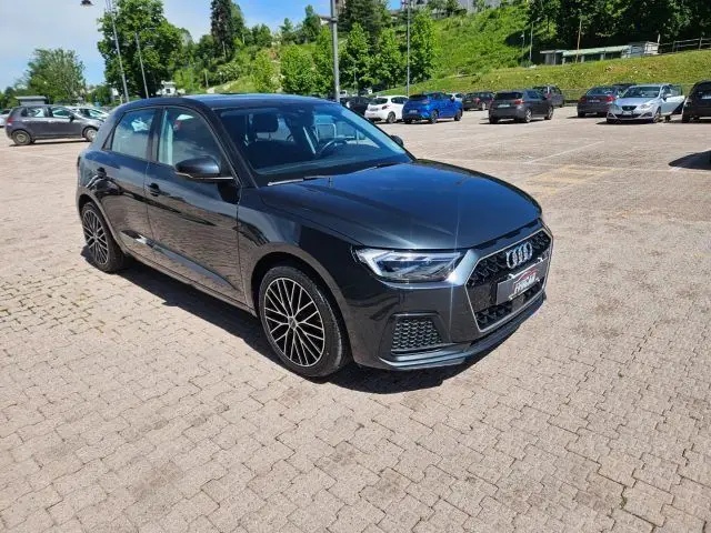 Photo 1 : Audi A1 2019 Essence