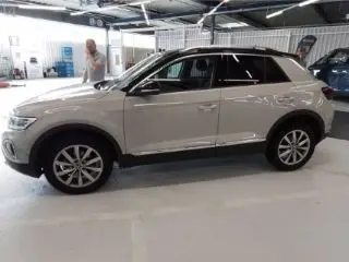 Photo 1 : Volkswagen T-roc 2024 Essence