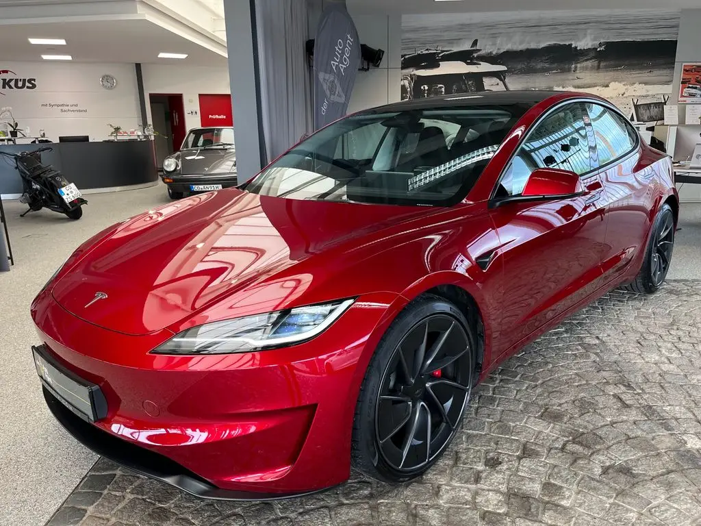 Photo 1 : Tesla Model 3 2024 Non renseigné