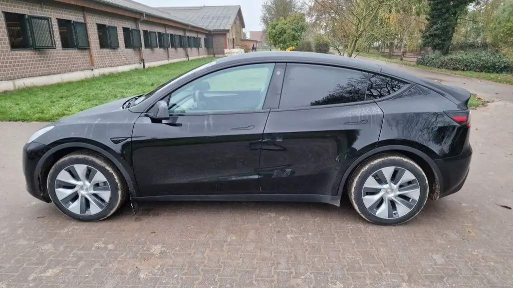 Photo 1 : Tesla Model Y 2023 Not specified