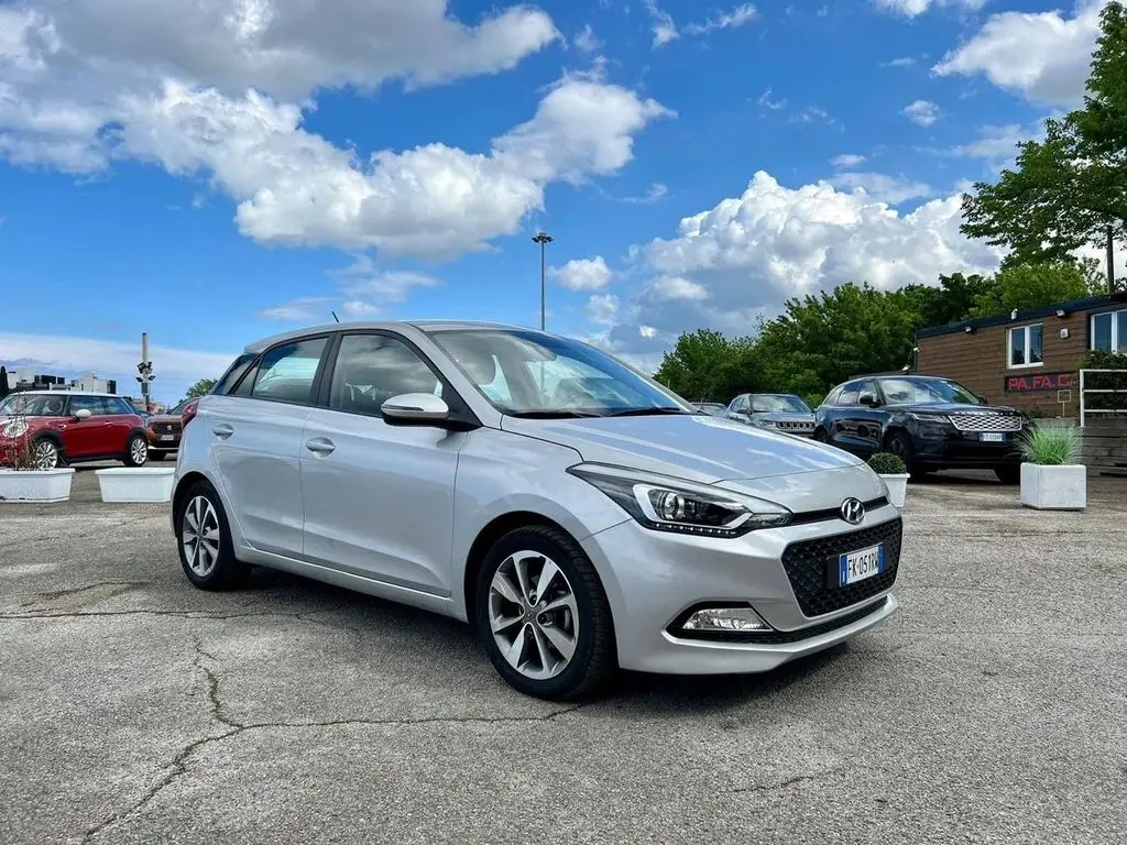 Photo 1 : Hyundai I20 2017 LPG