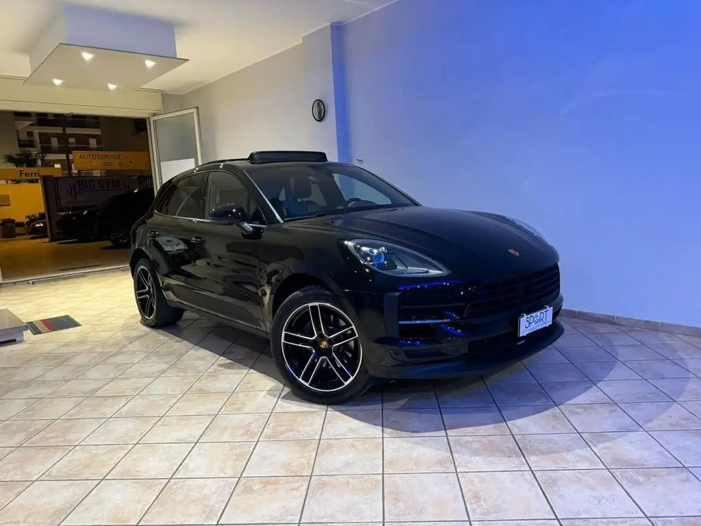 Photo 1 : Porsche Macan 2021 Essence