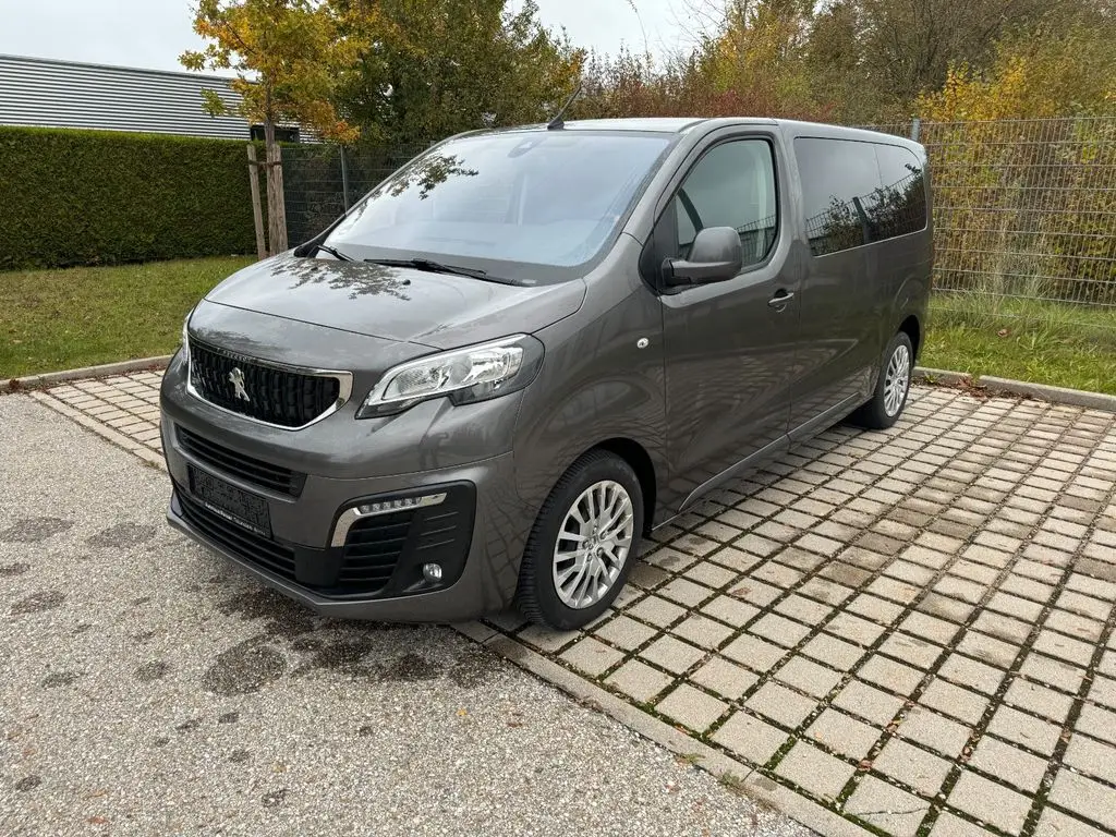 Photo 1 : Peugeot Traveller 2019 Diesel