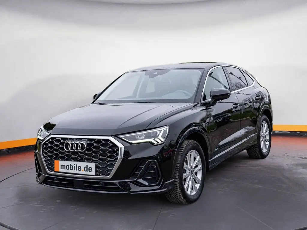 Photo 1 : Audi Q3 2023 Essence