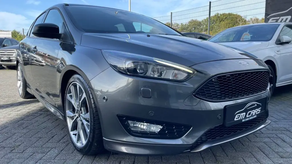 Photo 1 : Ford Focus 2018 Petrol