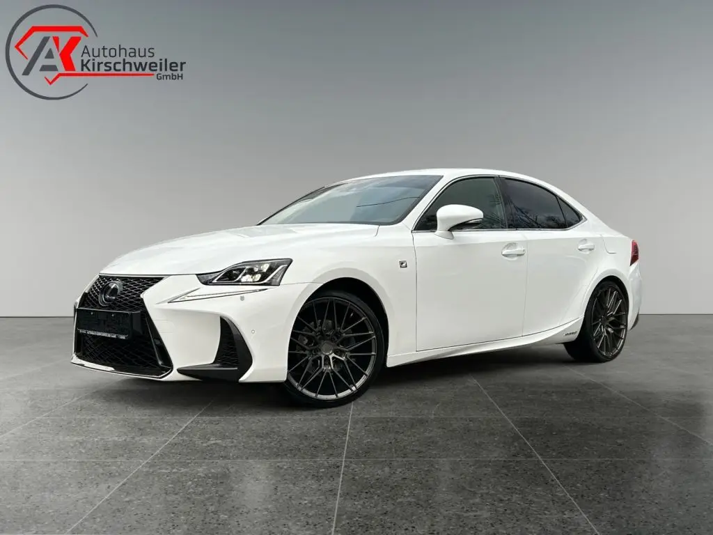 Photo 1 : Lexus Is 2017 Hybride