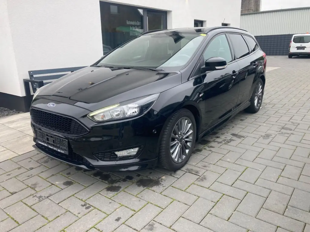 Photo 1 : Ford Focus 2018 Petrol