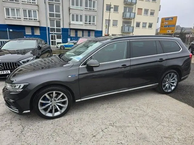 Photo 1 : Volkswagen Passat 2020 Hybride