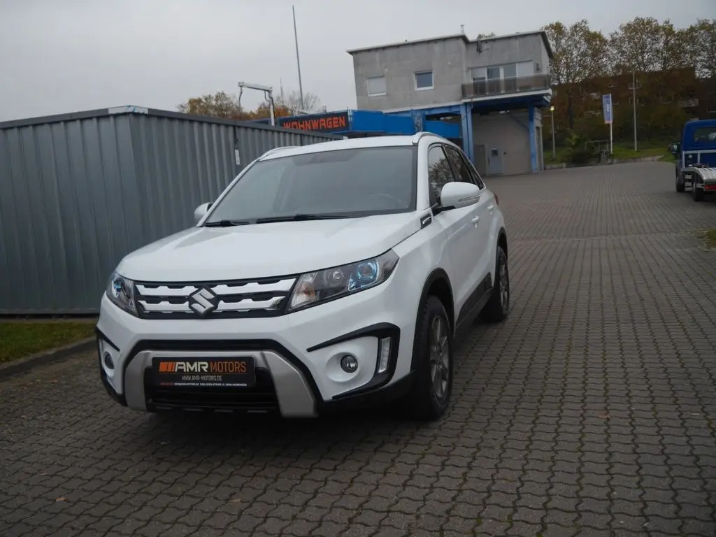 Photo 1 : Suzuki Vitara 2016 Petrol