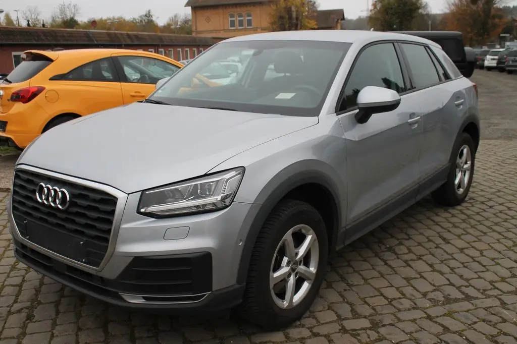 Photo 1 : Audi Q2 2017 Petrol