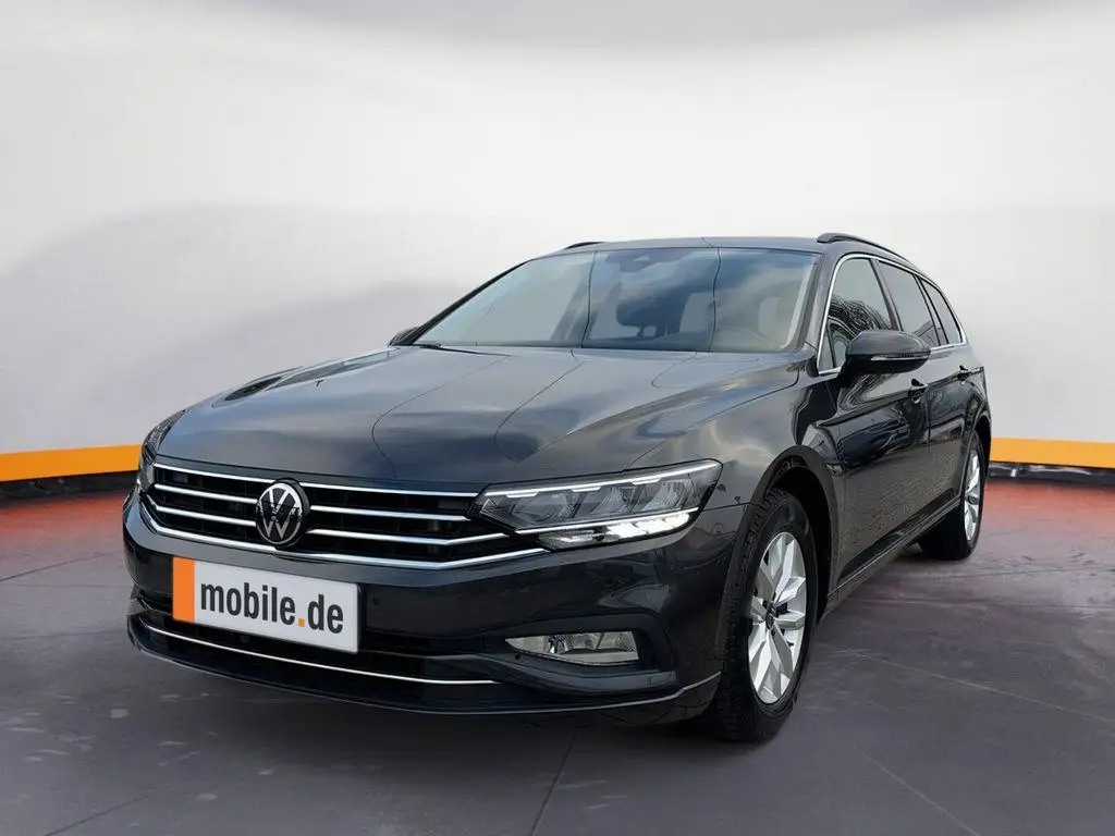 Photo 1 : Volkswagen Passat 2024 Petrol