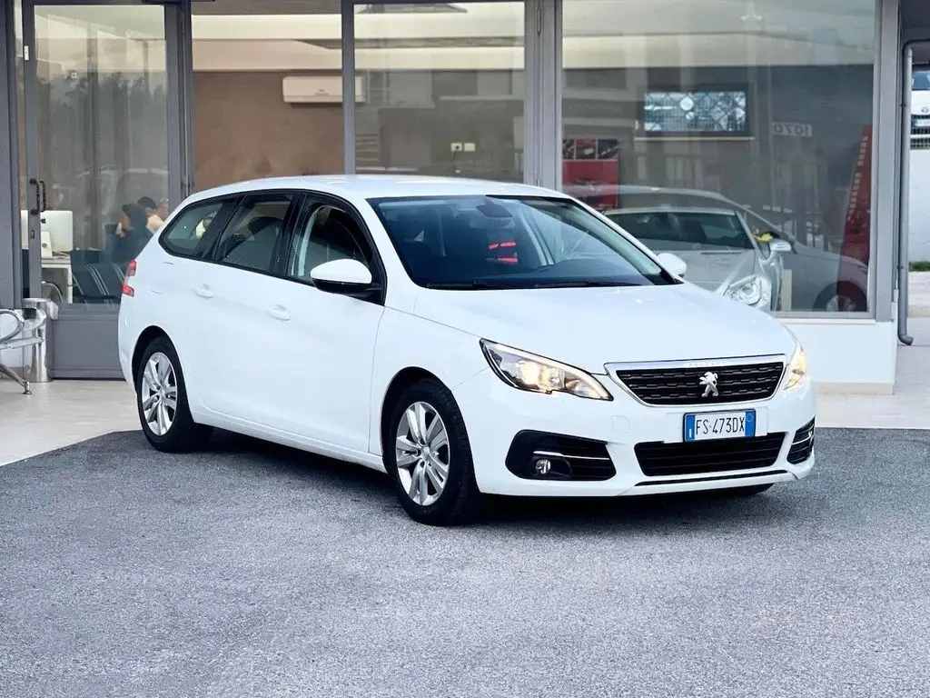 Photo 1 : Peugeot 308 2018 Diesel