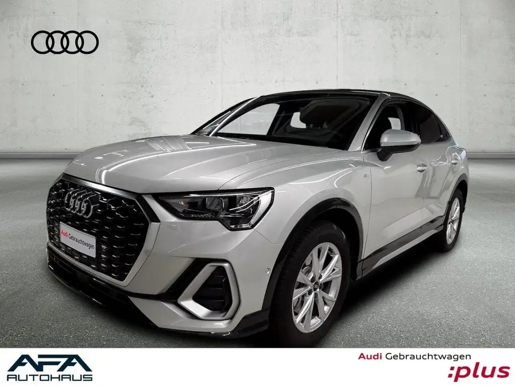 Photo 1 : Audi Q3 2024 Essence