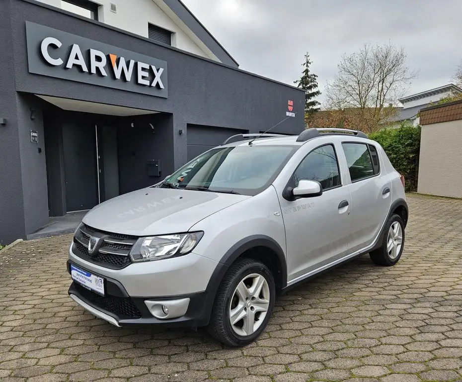 Photo 1 : Dacia Sandero 2015 Petrol