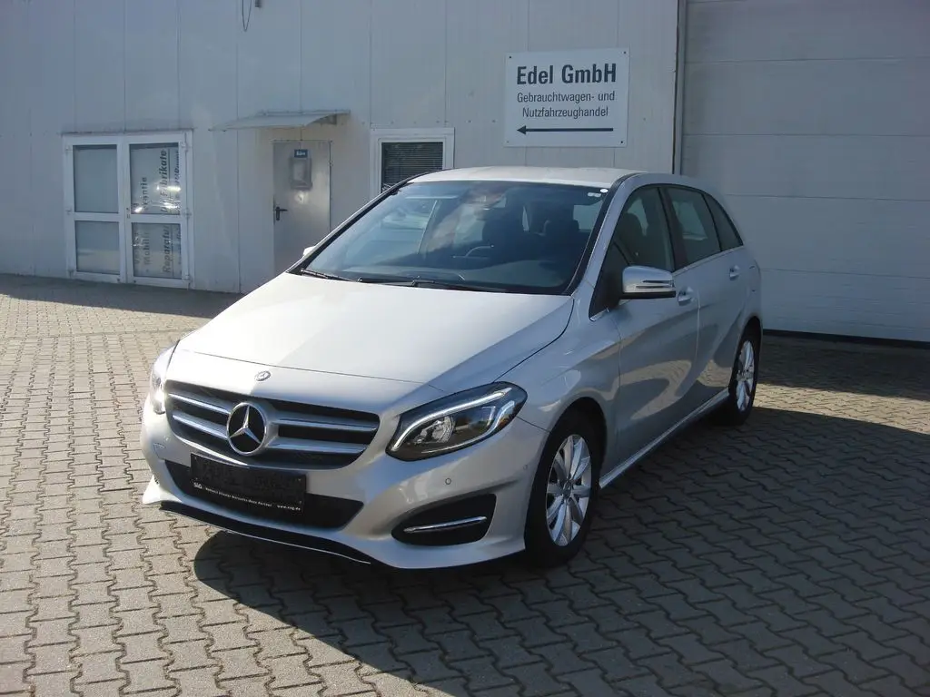 Photo 1 : Mercedes-benz Classe B 2015 Petrol