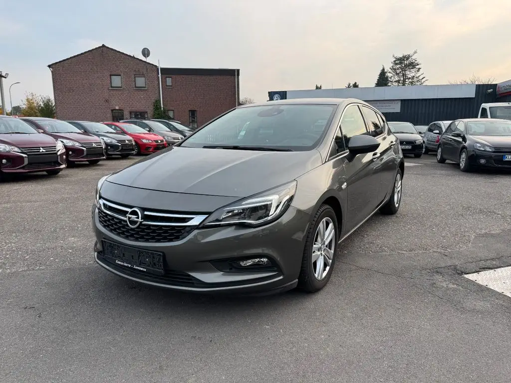 Photo 1 : Opel Astra 2018 Diesel