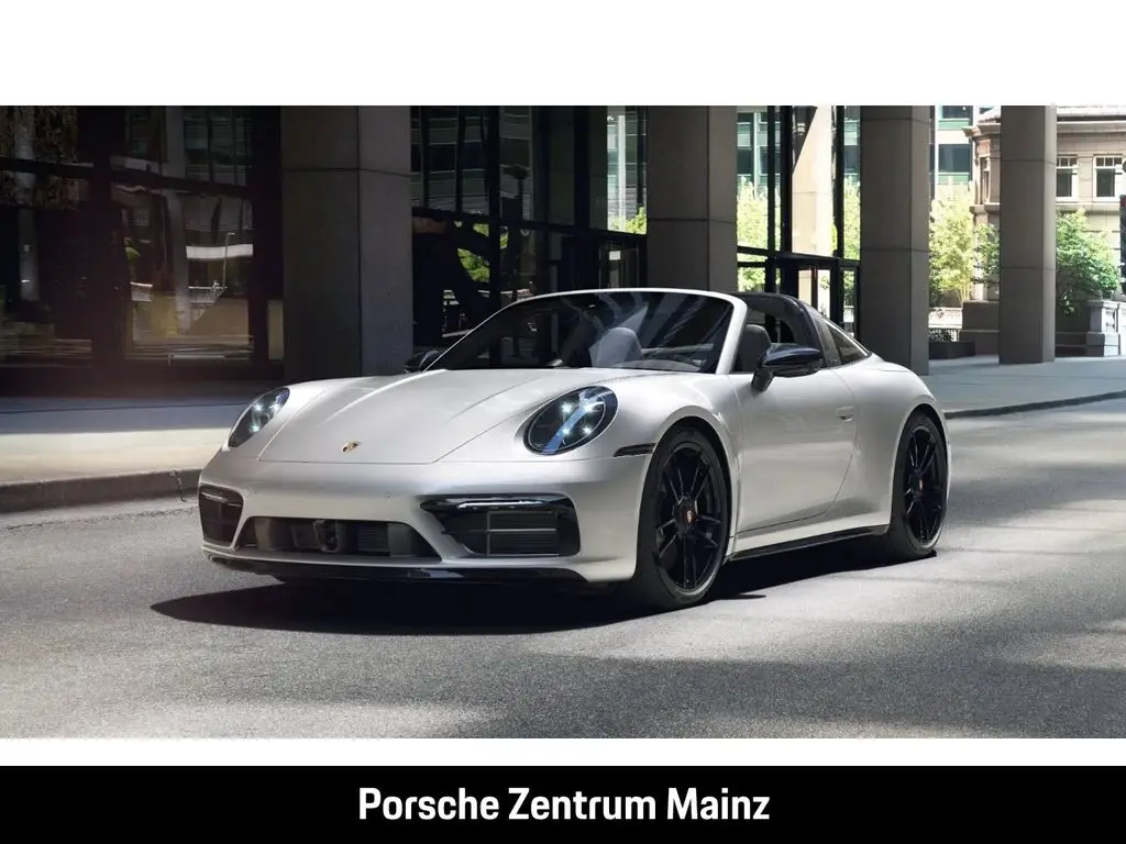 Photo 1 : Porsche 992 2023 Essence