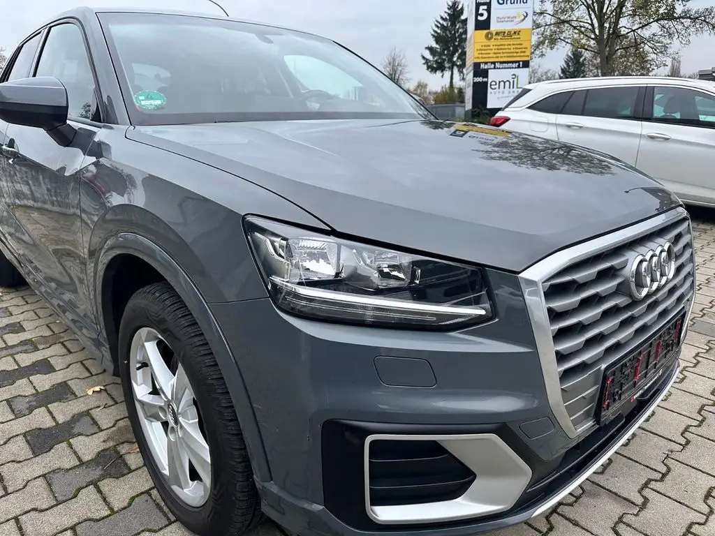 Photo 1 : Audi Q2 2017 Petrol