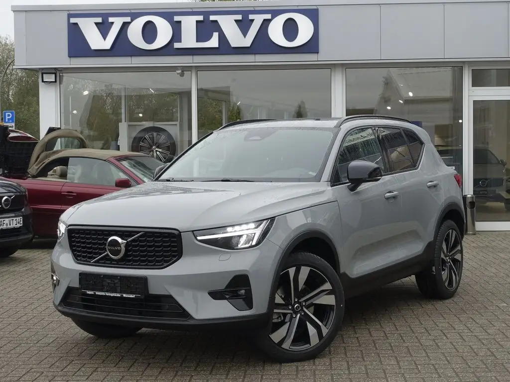 Photo 1 : Volvo Xc40 2024 Petrol