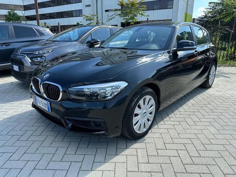 Photo 1 : Bmw Serie 1 2018 Diesel