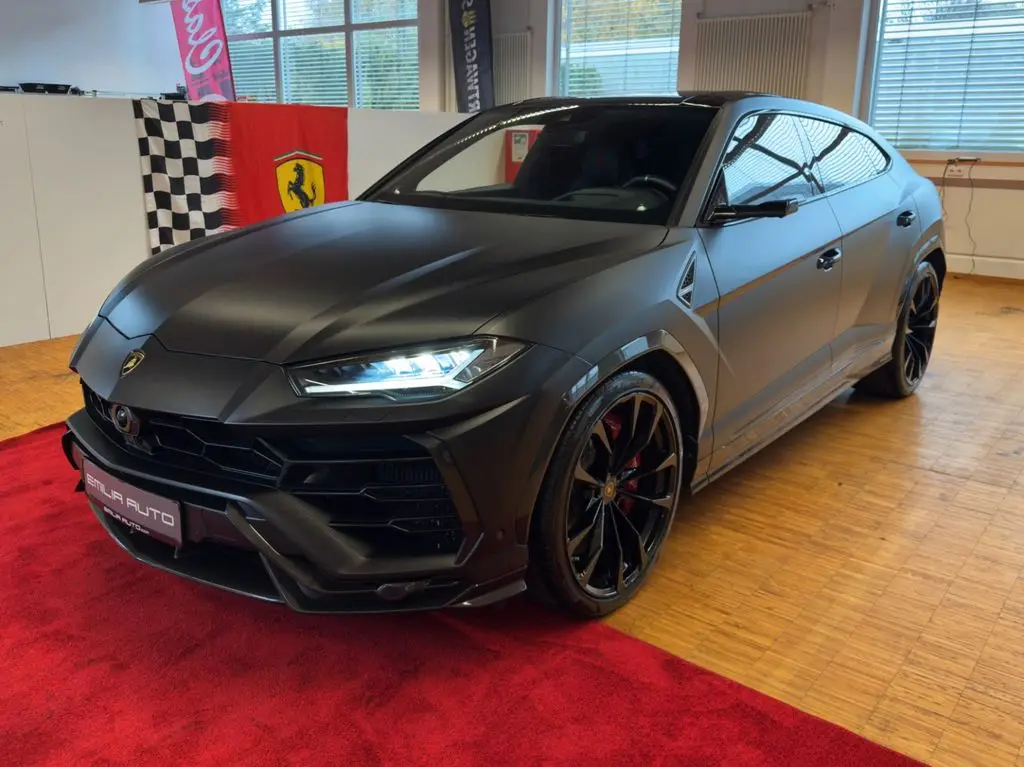 Photo 1 : Lamborghini Urus 2018 Petrol