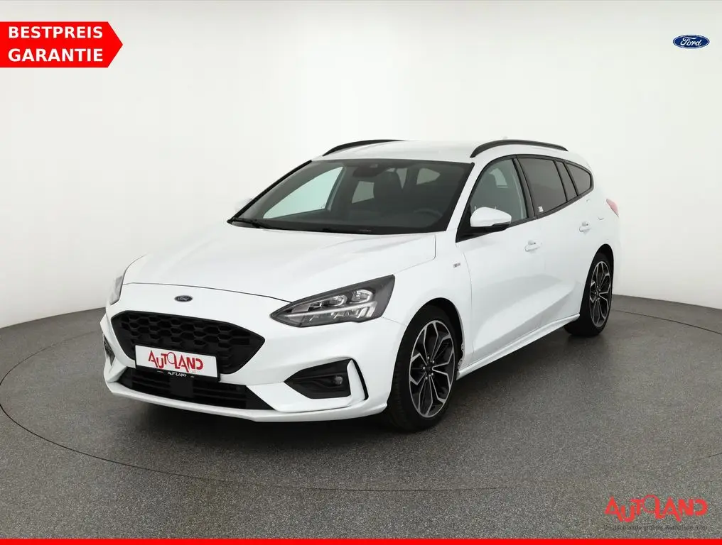 Photo 1 : Ford Focus 2019 Petrol