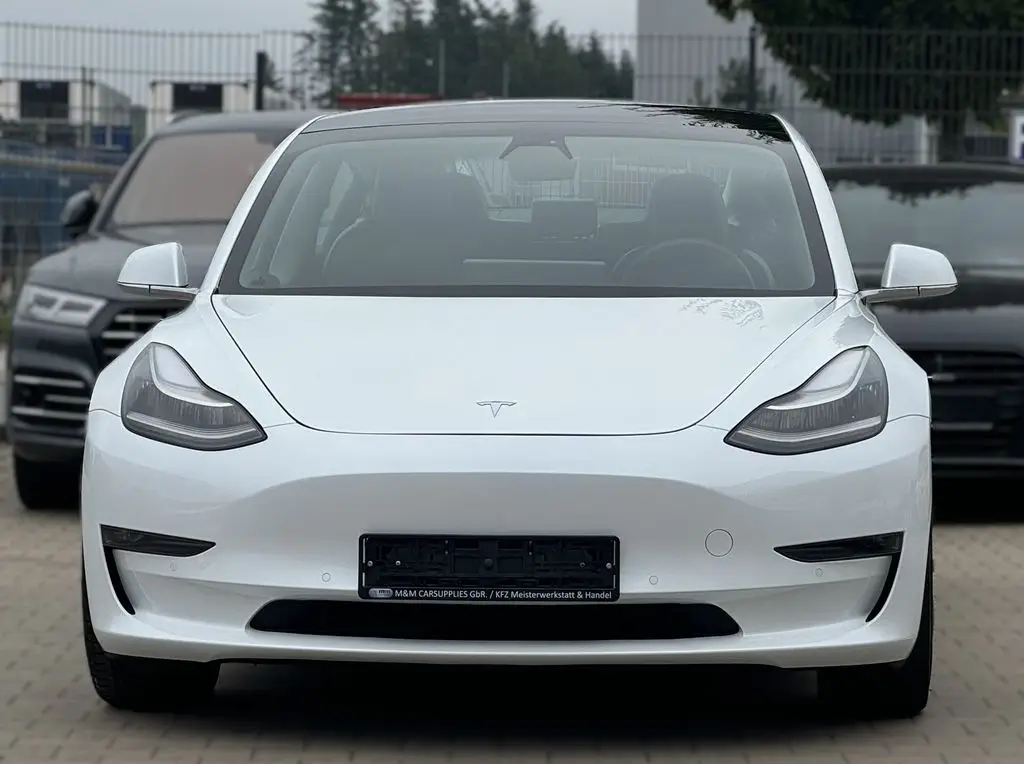 Photo 1 : Tesla Model 3 2020 Non renseigné