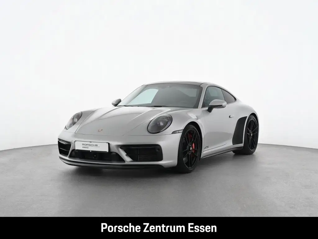 Photo 1 : Porsche 992 2023 Essence