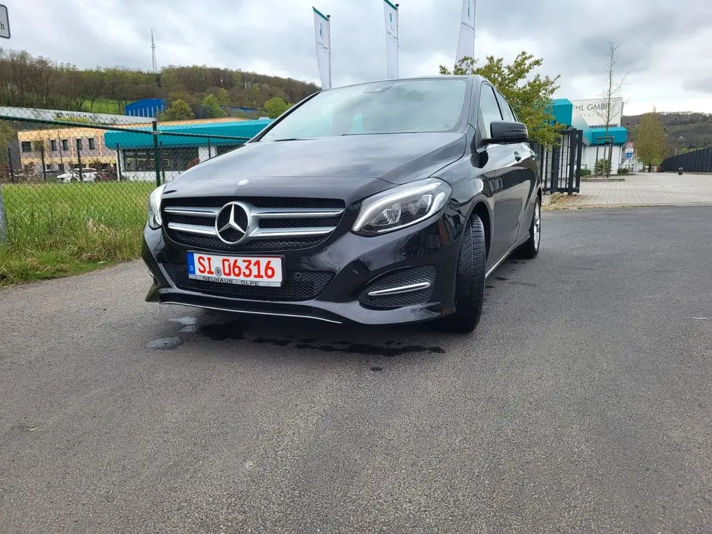 Photo 1 : Mercedes-benz Classe B 2015 Petrol