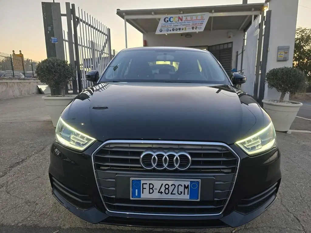 Photo 1 : Audi A1 2015 Diesel