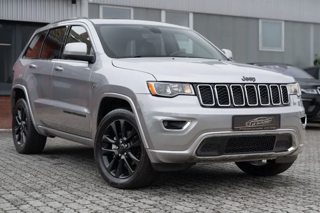 Photo 1 : Jeep Grand Cherokee 2018 Essence