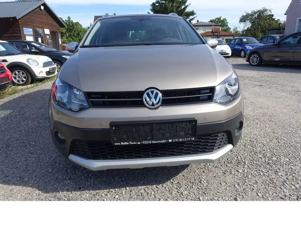 Photo 1 : Volkswagen Polo 2015 Petrol