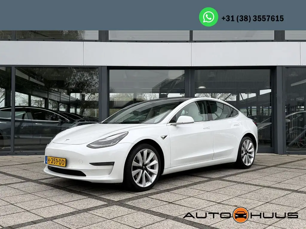 Photo 1 : Tesla Model 3 2019 Non renseigné