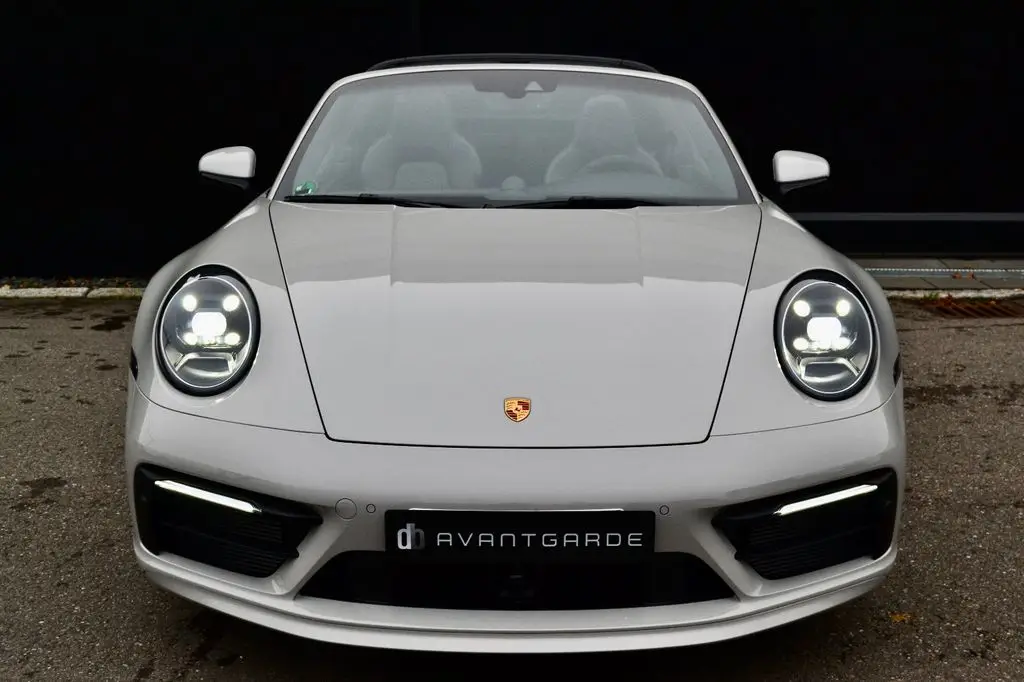 Photo 1 : Porsche 992 2020 Petrol